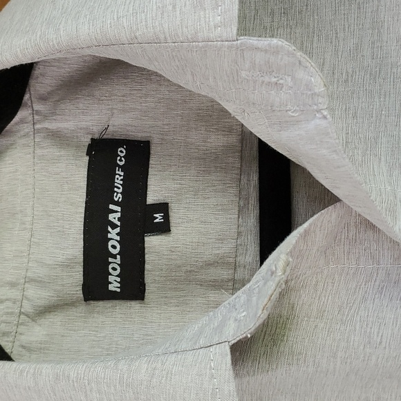 MOLOKAI SURF, MENS SHIRT Medium shirt is gray and looks small so check out meas - Picture 2 of 7